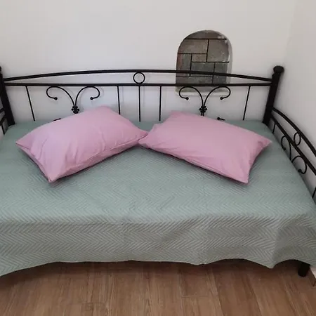 η αρμενόπετρα * 耶罗里明