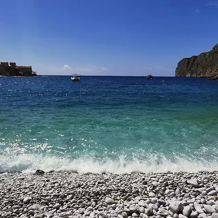 η αρμενόπετρα Апартаменты *